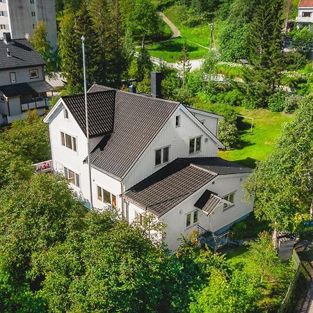 Historical Villa & Green Sanctuary In City Center Тромсьо Екстериор снимка
